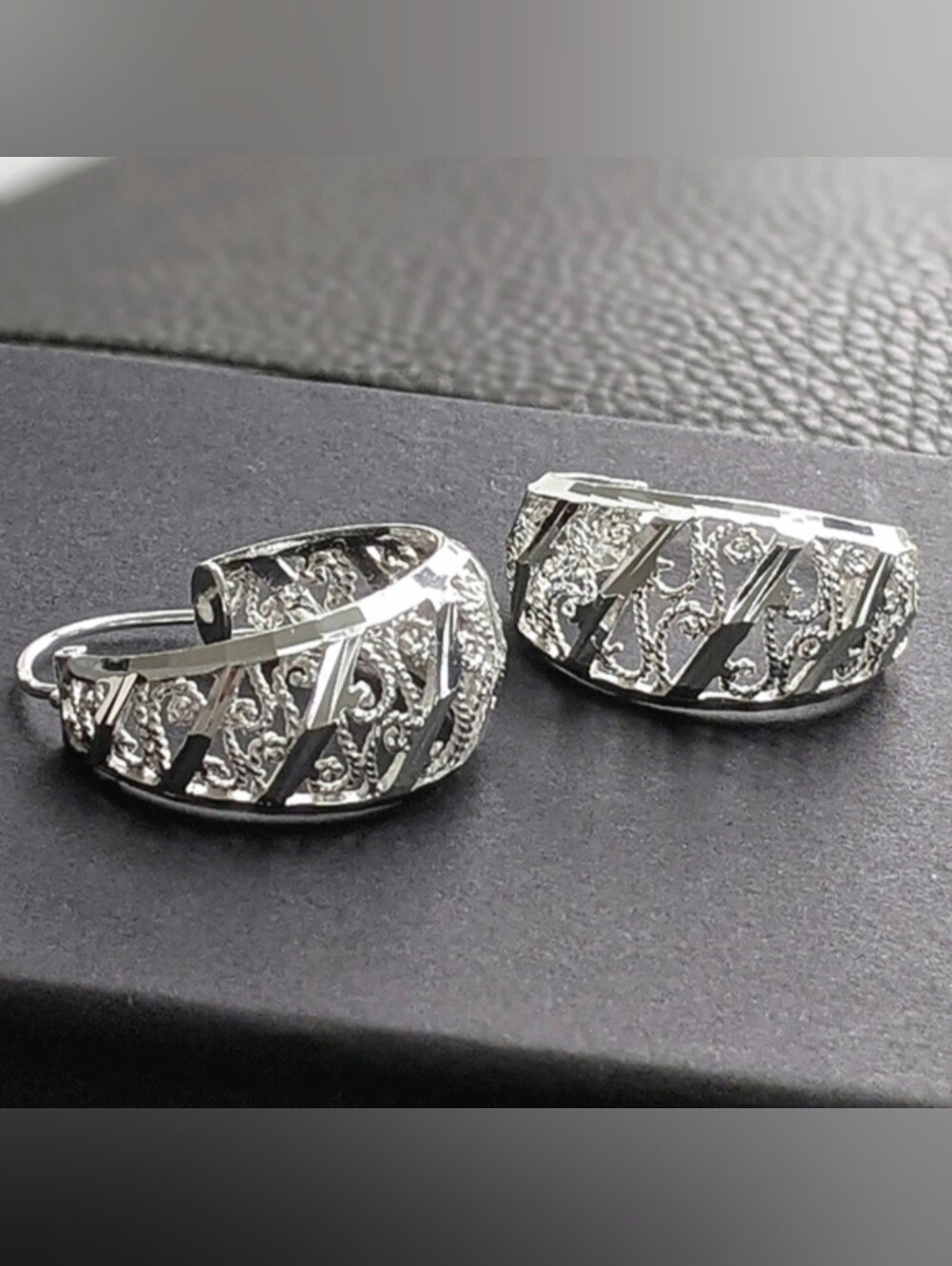 Vintage 925 Silver Openwork Filigree Wide Tapered Hoop Earrings NOS